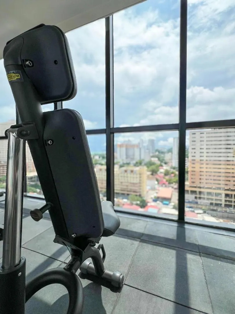 Panoramic Georgetown City & Sea View With Netflix Jelutong Apartment